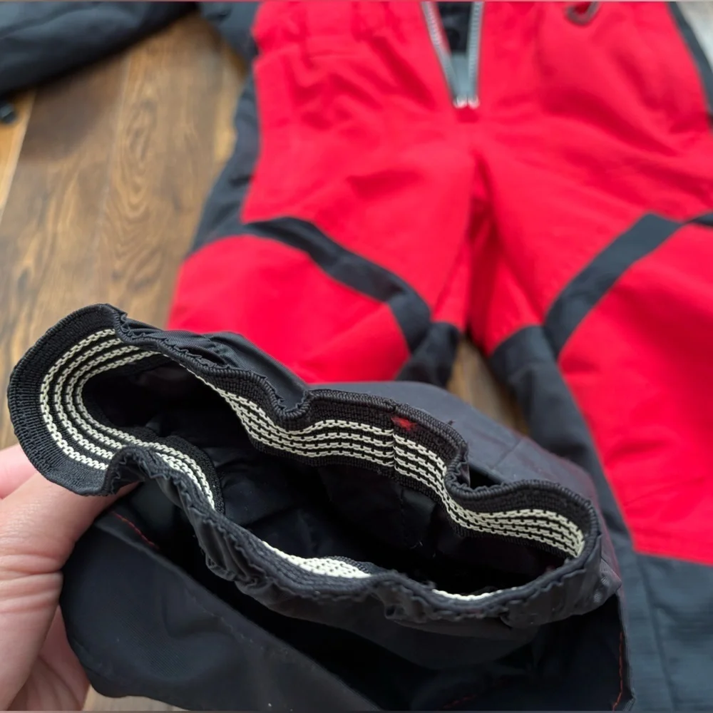 Obermeyer Kids Red and Black Ski/ Snowsuit Size 4